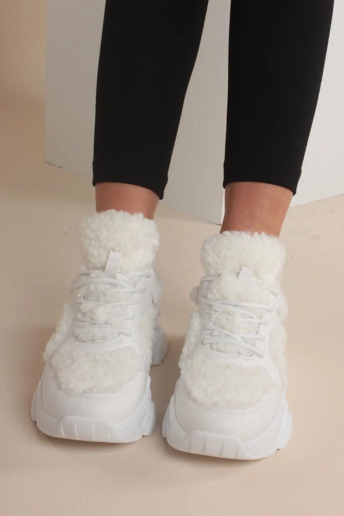 

Women Vulcanized Shoes White female sport shoes y Breathable Running Shoes Casual Ladies Sneakers Light Sport Shoes