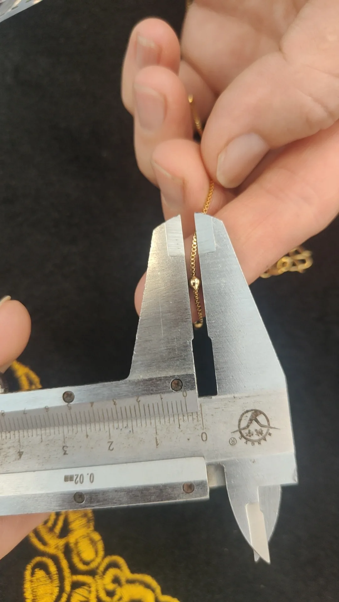 Игрушечное ожерелье 111