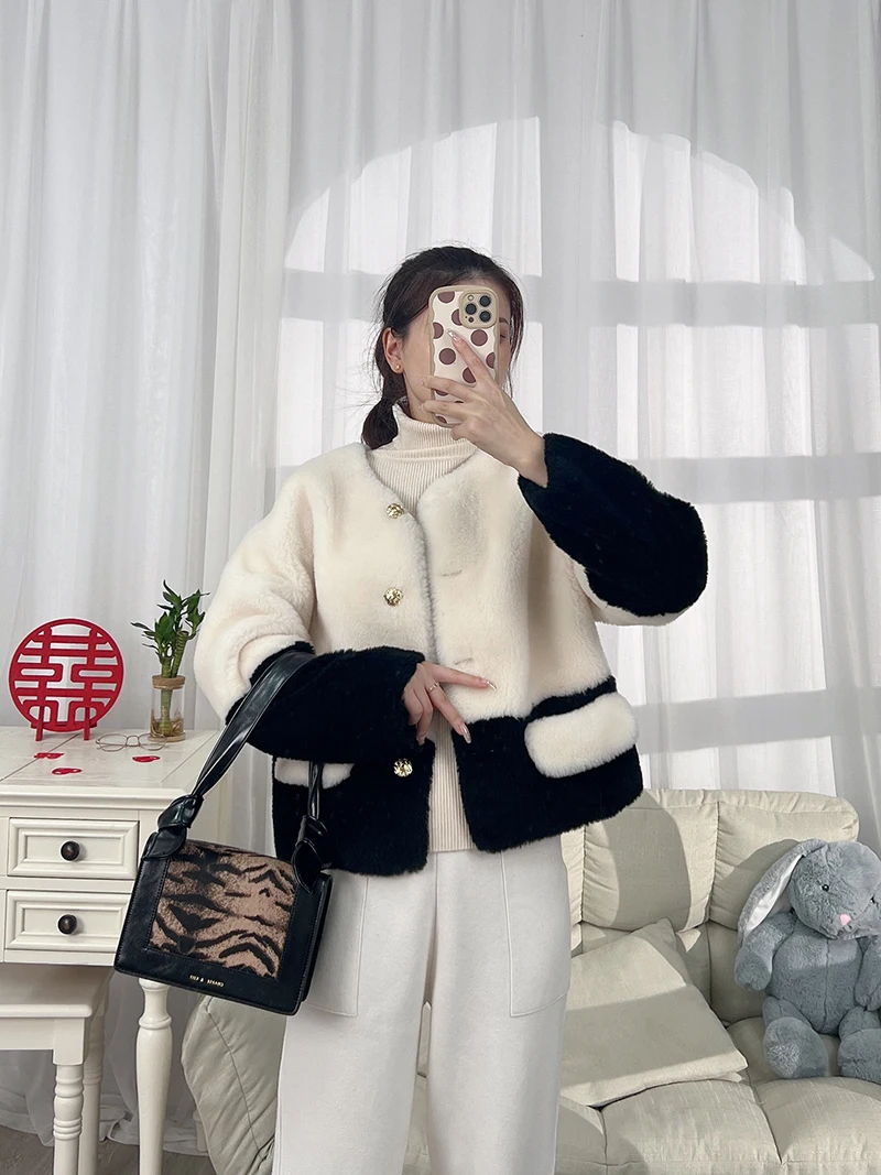 2023 Women Winter New Contrast Color Short Jackets Female Sheep Shearing Outerwear Ladies Round Neck Real Lamb Fur Coats R361