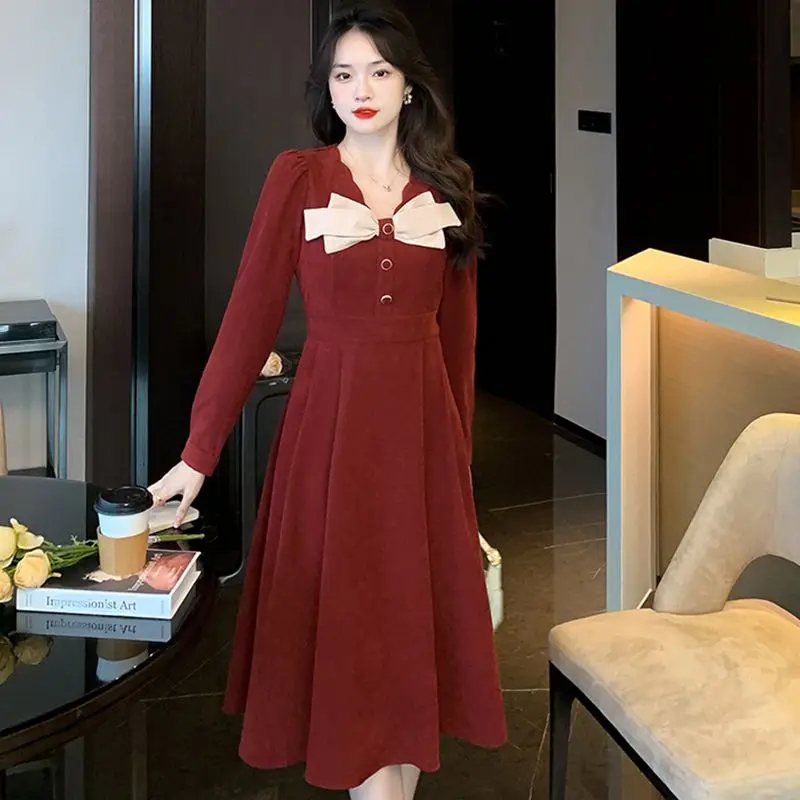 

Женское винтажное платье средней длины, облегающее платье с V-образным вырезом и бантом, во французском стиле, Осень-зима 2022