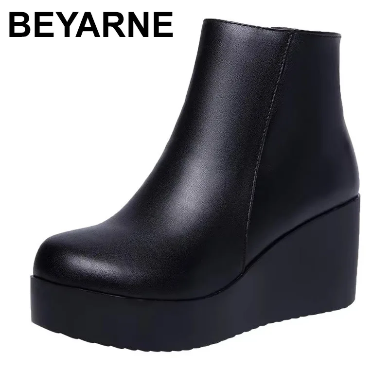 Ботинки женские из натуральной кожи полусапожки на танкетке теплая обувь