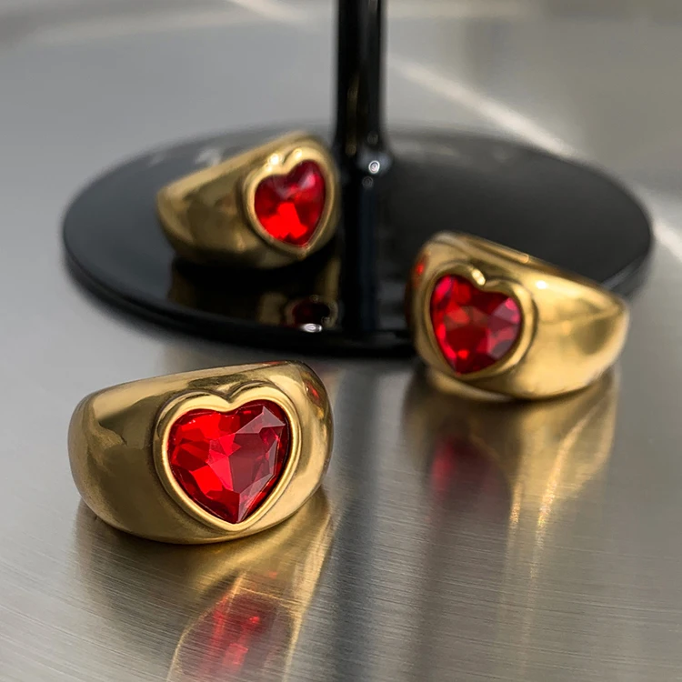 

Европейский и американский Роскошный дизайнерский бренд, латунное толстое кольцо в форме сердца с рубином для женщин, высококачественные известные ювелирные изделия, трендовые бриллианты