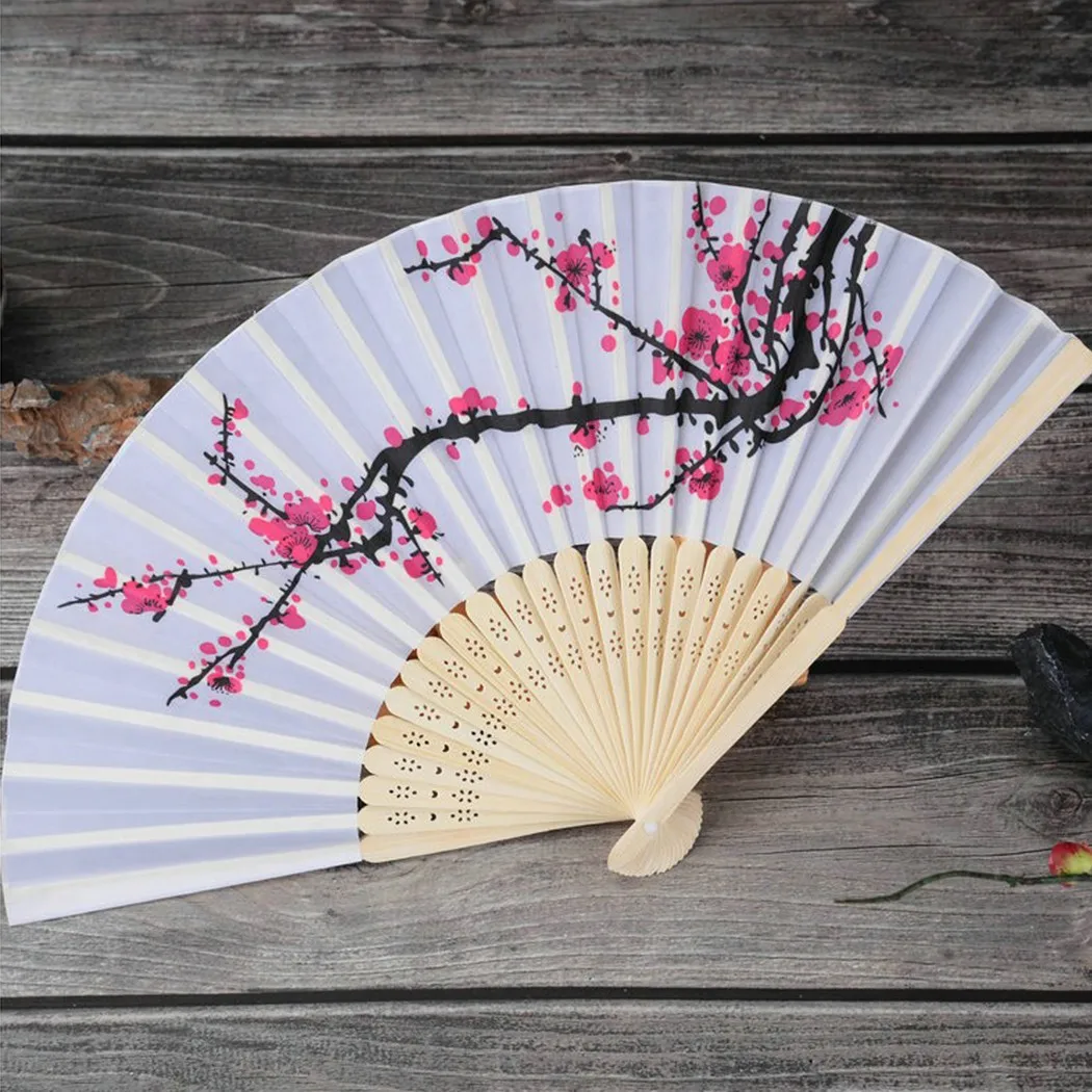 

Plum Blossom Fan Chinese Classical Bamboo Fans Wedding Favor Gift Party Reception Delicate Folding Fans Decor Ornaments