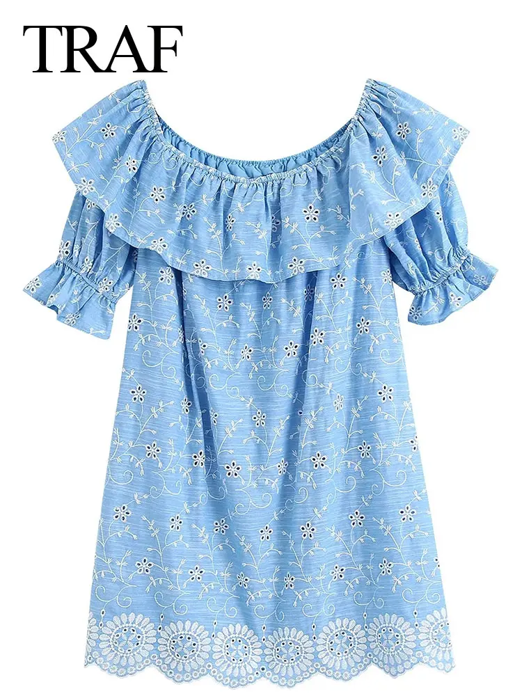 

Платье летнее короткое с вышивкой, воротником-куклой и рукавами-фонариками