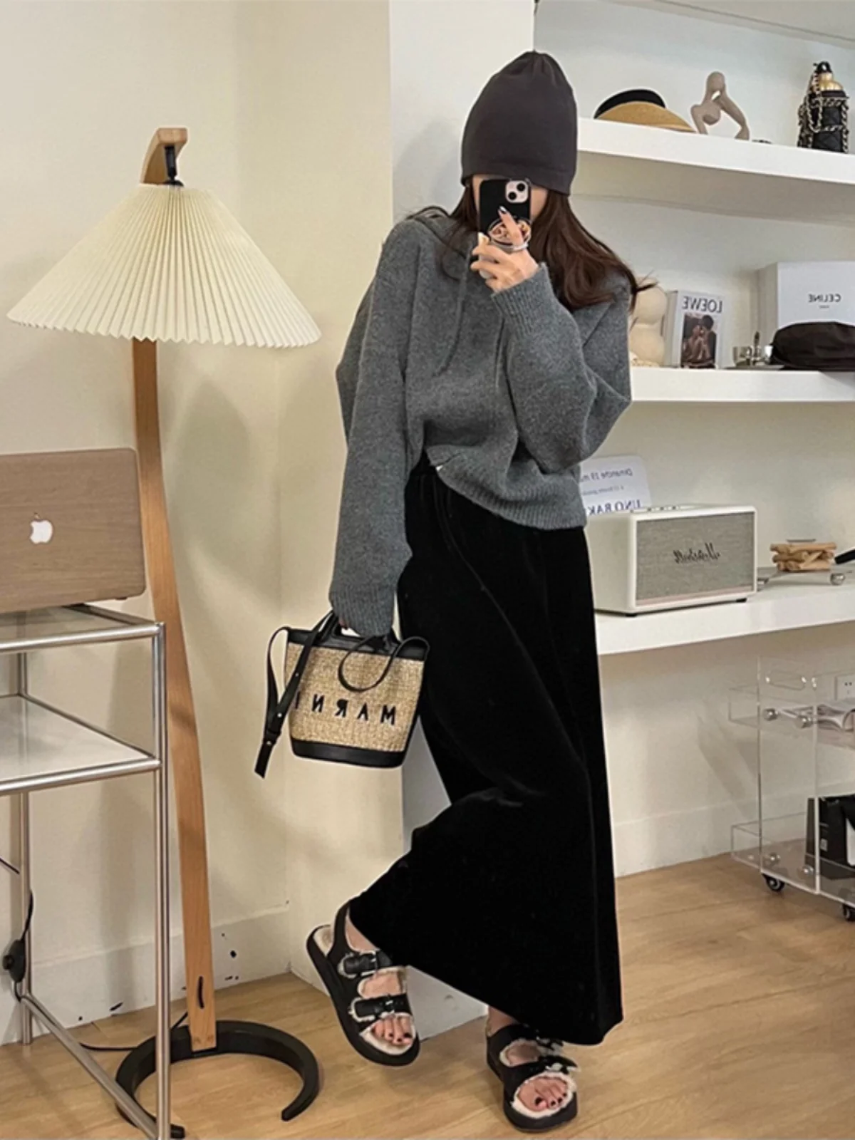 Женский укороченный кардиган с капюшоном