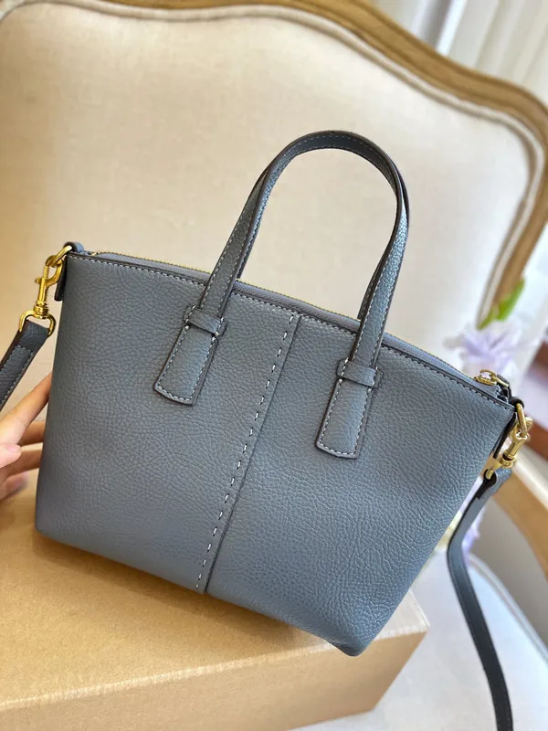 Brand Women's Bags Leather Shopping Bags Fashion Shoulder Bags Best-selling Messenger Bags in Europe and America Small 25cm
