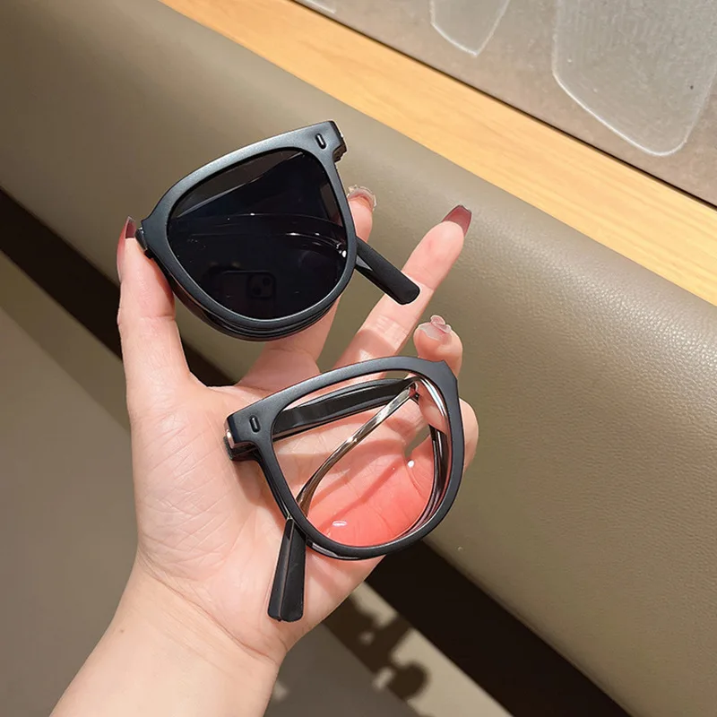 

The New Three-generation Folding Sunglasses Blush Fashion Lady Sun Glasses Women Sunscreen Anti-UV Pocket Glasses