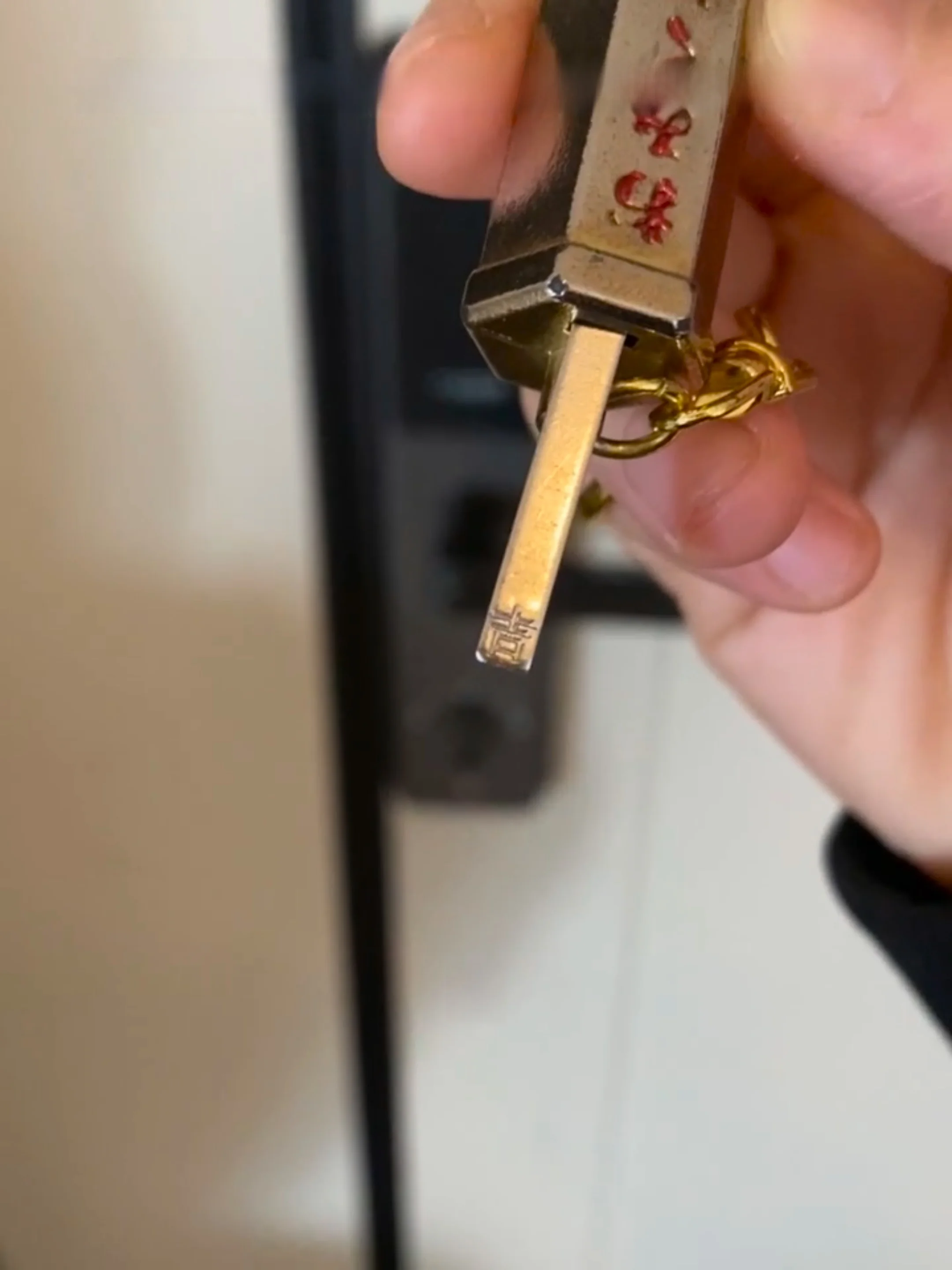 Брелок для ключей небольшой кулон новинка 2024 металлический держатель Visa удача