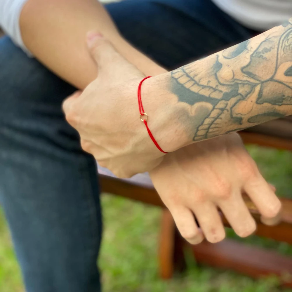 Красный браслет ручной работы для мужчин и женщин унисекс круглый желаний амулет