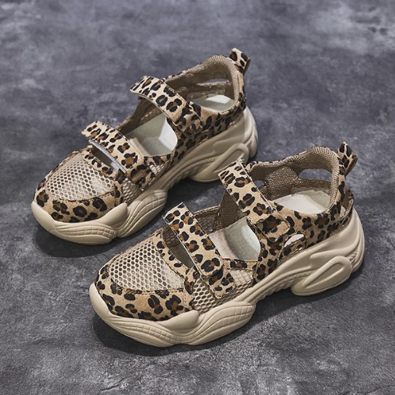 

Новинка, женские спортивные сандалии, модная сетчатая дышащая повседневная обувь с круглым леопардовым принтом, обувь на толстой подошве для женщин с высокой серной подошвой