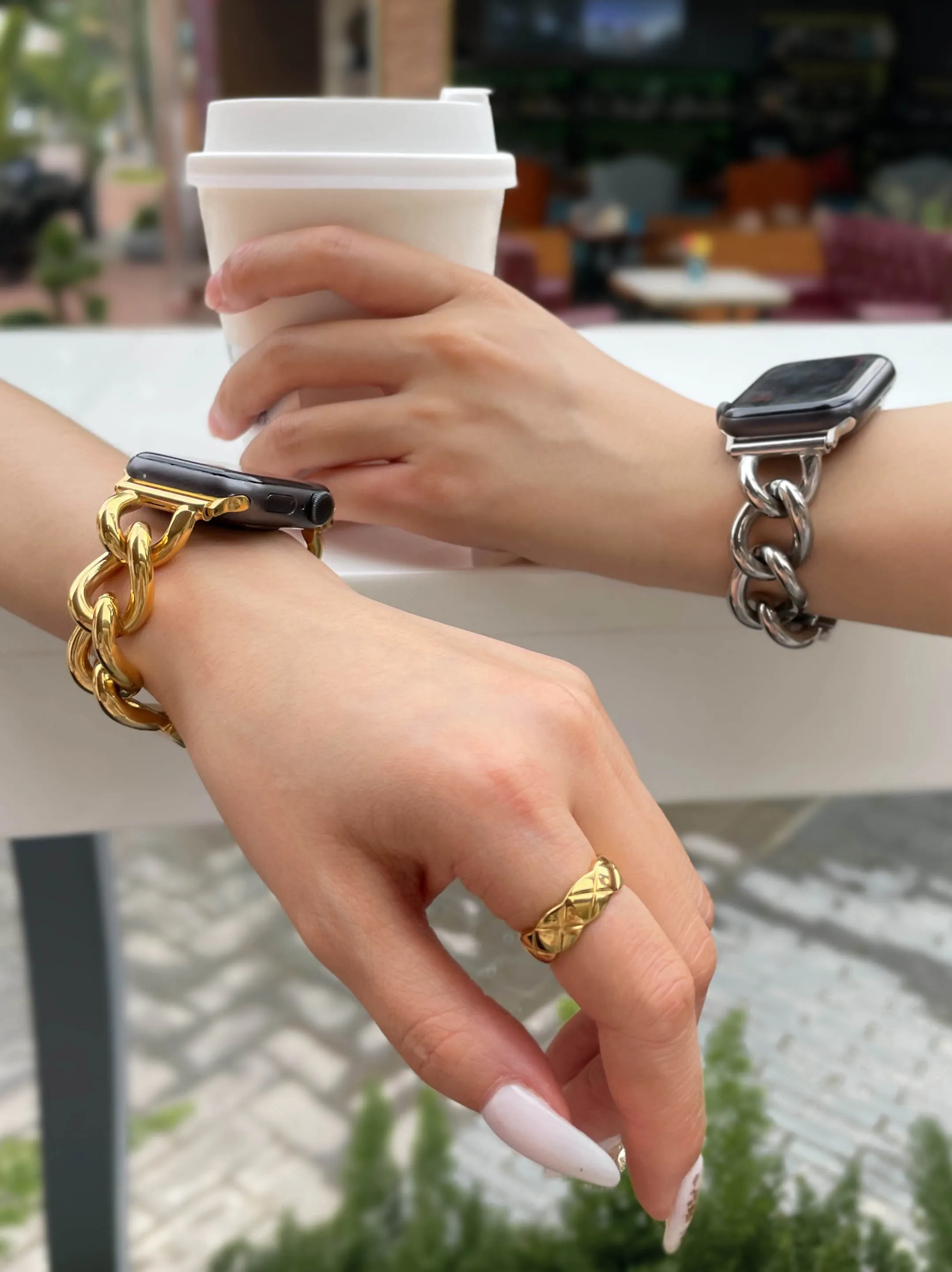 Дешево Роскошный женский ремешок для Apple Watch, золотистый ремешок 40 мм 41 мм 44 38 мм, металлический браслет для IWatch серии 6 7 SE 5432, женский браслет со звен...