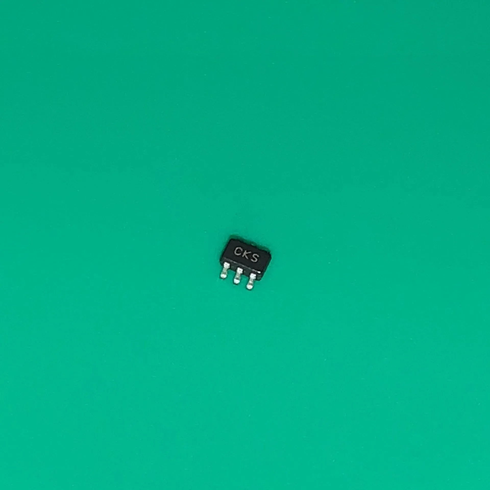 TPS61221DCKR SC70-6 CKS TPS61221 DCKR IC REG BST 3 В 0 2 А SYNC SC70 TPS61221DCKT TPS 61221DCKR 61221