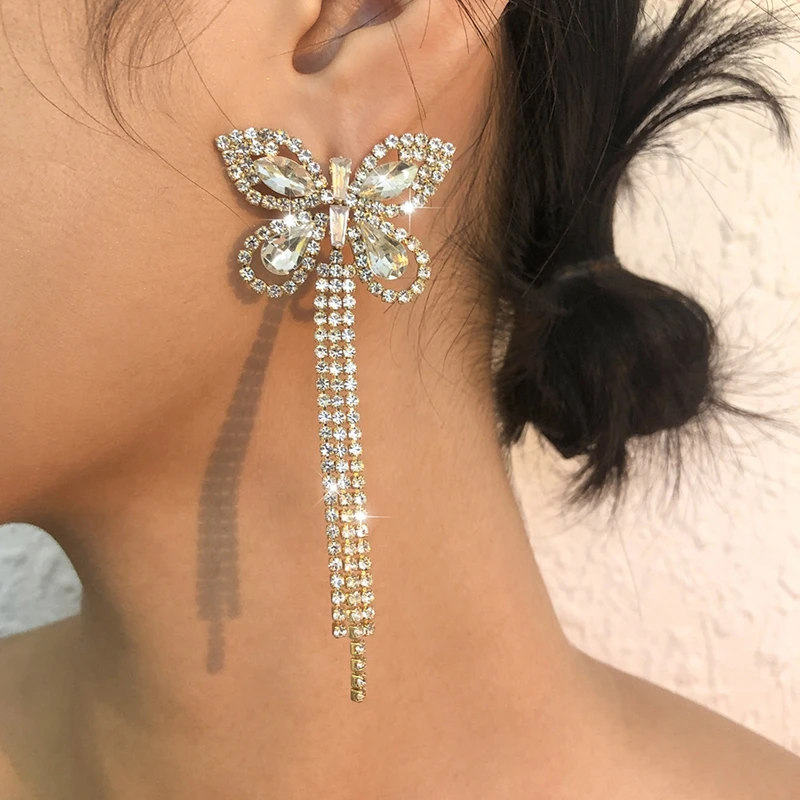 

Women's Luxury Elegance Claw Chains Butterfly Pendant Tassel Earrings Shiny Diamonds Dangle Earrings Sweet Wedding Gift Jewelry
