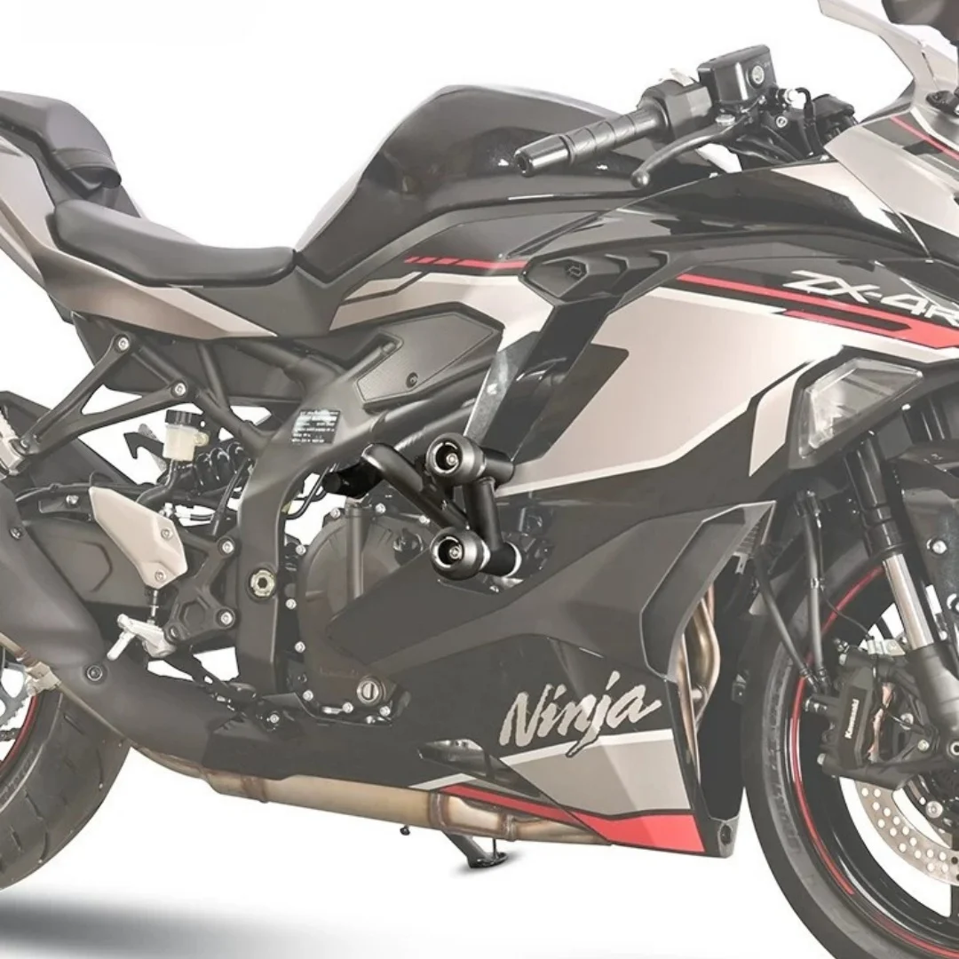 Фото Защитные аксессуары для Ninja ZX-4R/ZX-4RR: защитные дуги, противоударные шары, гоночные рули, бамперные дуги. №4