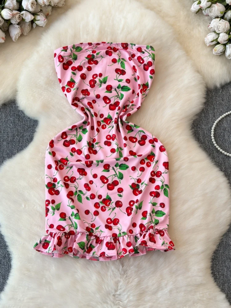 Женское облегающее мини-платье с принтом вишни без бретелек