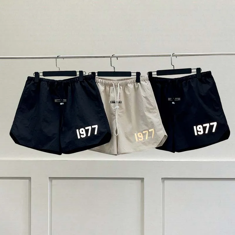 

Модные шорты 1977, пляжные шорты с отражающим принтом и логотипом, уличные спортивные шорты оверсайз в стиле хип-хоп для мужчин и женщин на лето