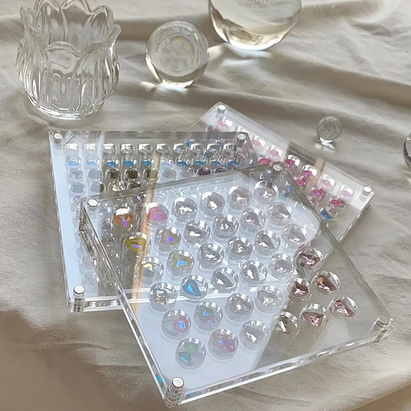

Прозрачная акриловая коробка с магнитной крышкой и 32 отделениями для дизайна ногтей, коробка для хранения ювелирных изделий, серег, витрина