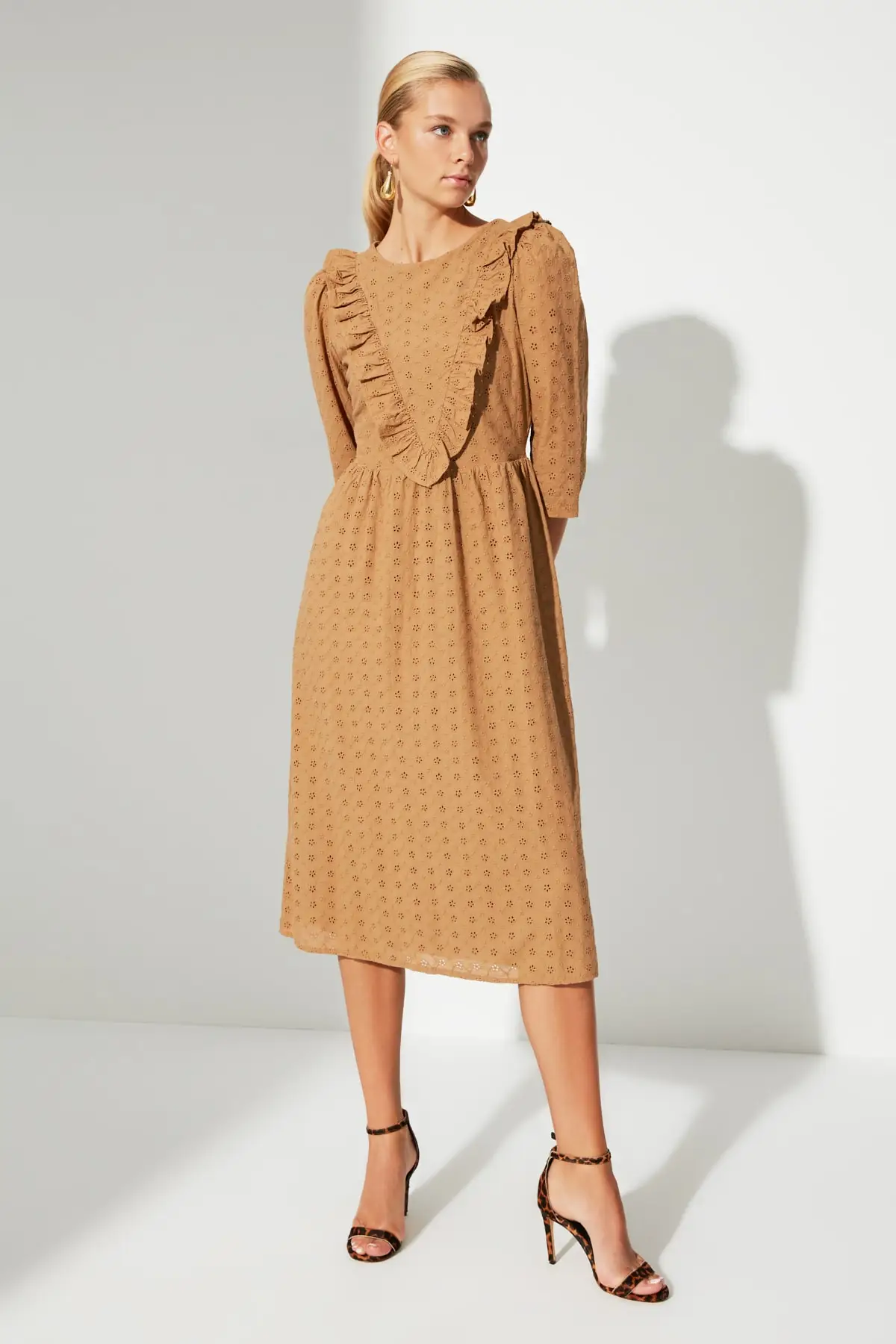 

Trendyol Embroideries Detail Dress TWOAW22EL0952