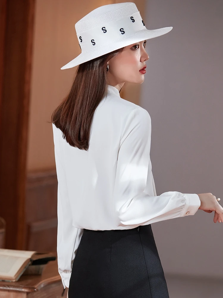 Однотонная белая женская рубашка с жемчужными пуговицами блузка оборками и