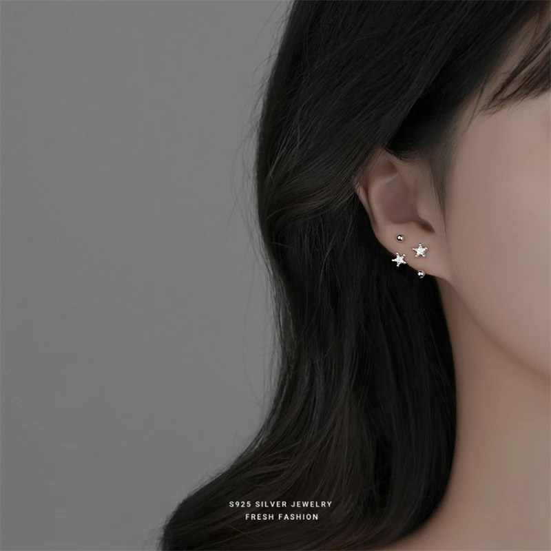 

Женские серьги-гвоздики из серебра 925 пробы, с цирконом