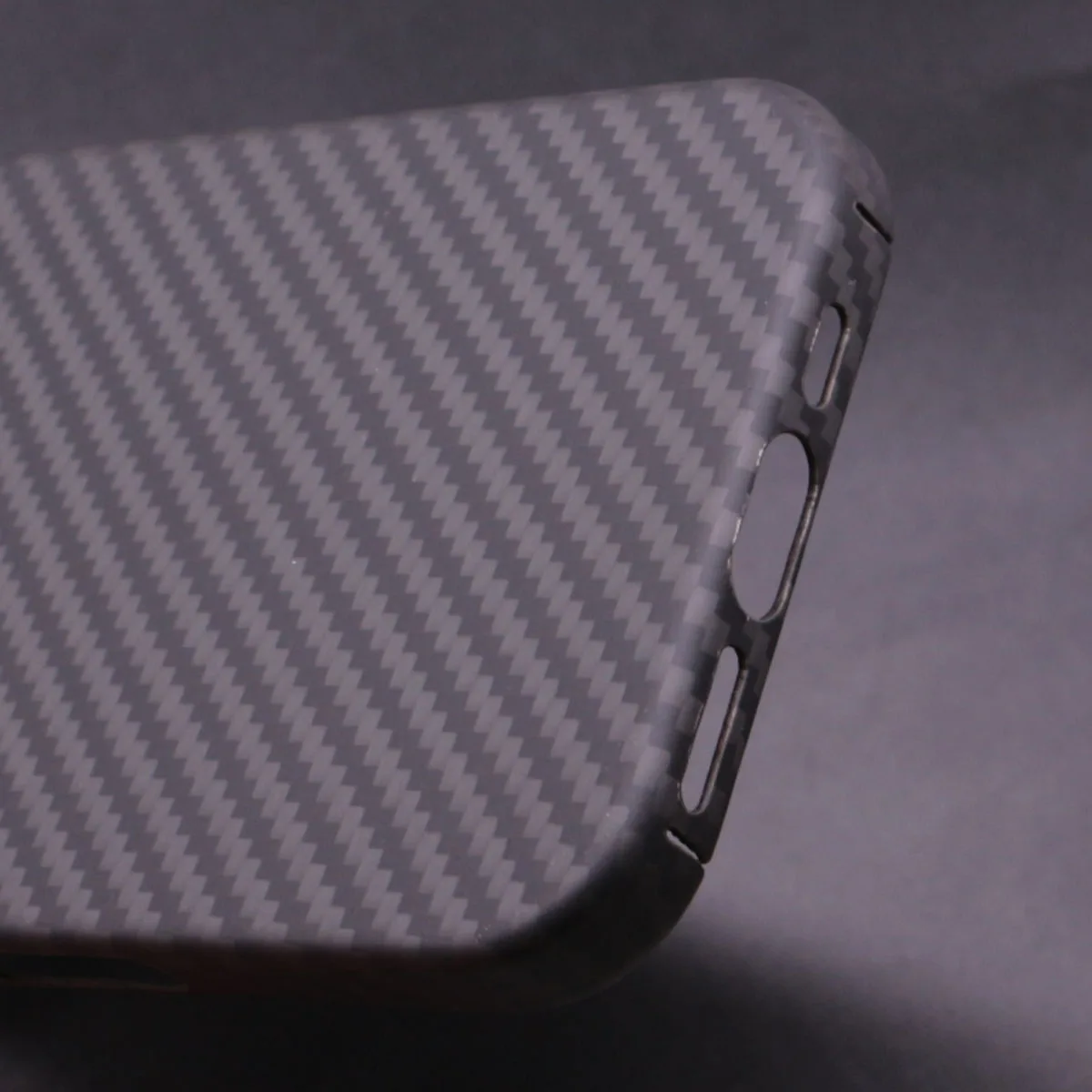 Чехол из углеродного волокна для iPhone 16 14 Pro 15Pro Max Защита камеры с мелким