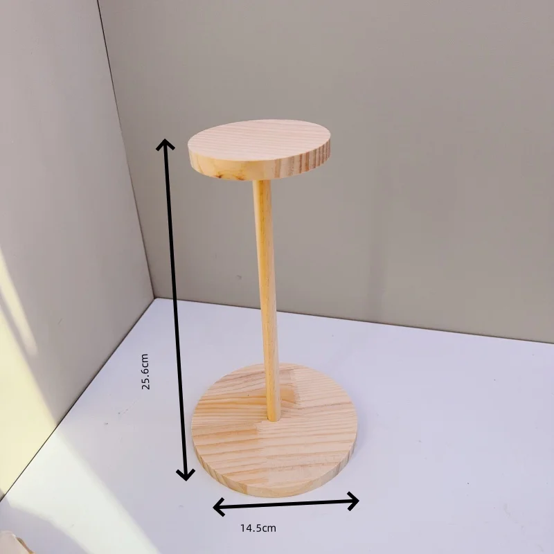 

Деревянная подставка для бейсболок
