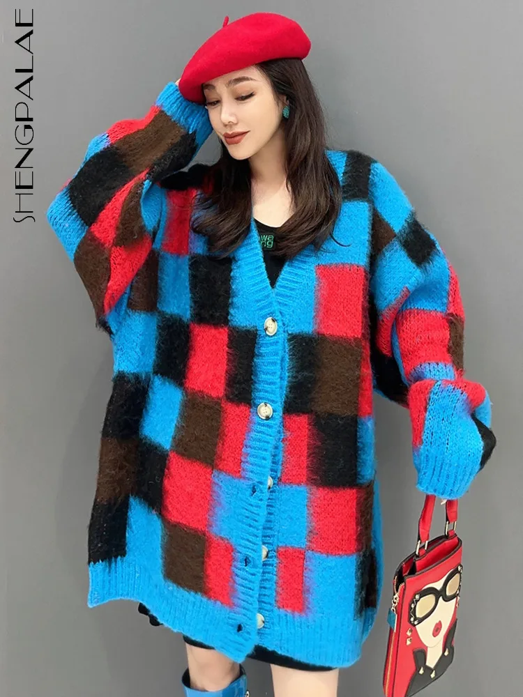 

SHENGPALAE осень 2023 НОВЫЙ свободный свитер для женщин Модный контрастный цвет клетчатый однобортный вязаный кардиган с v-образным вырезом Топы 5R7161