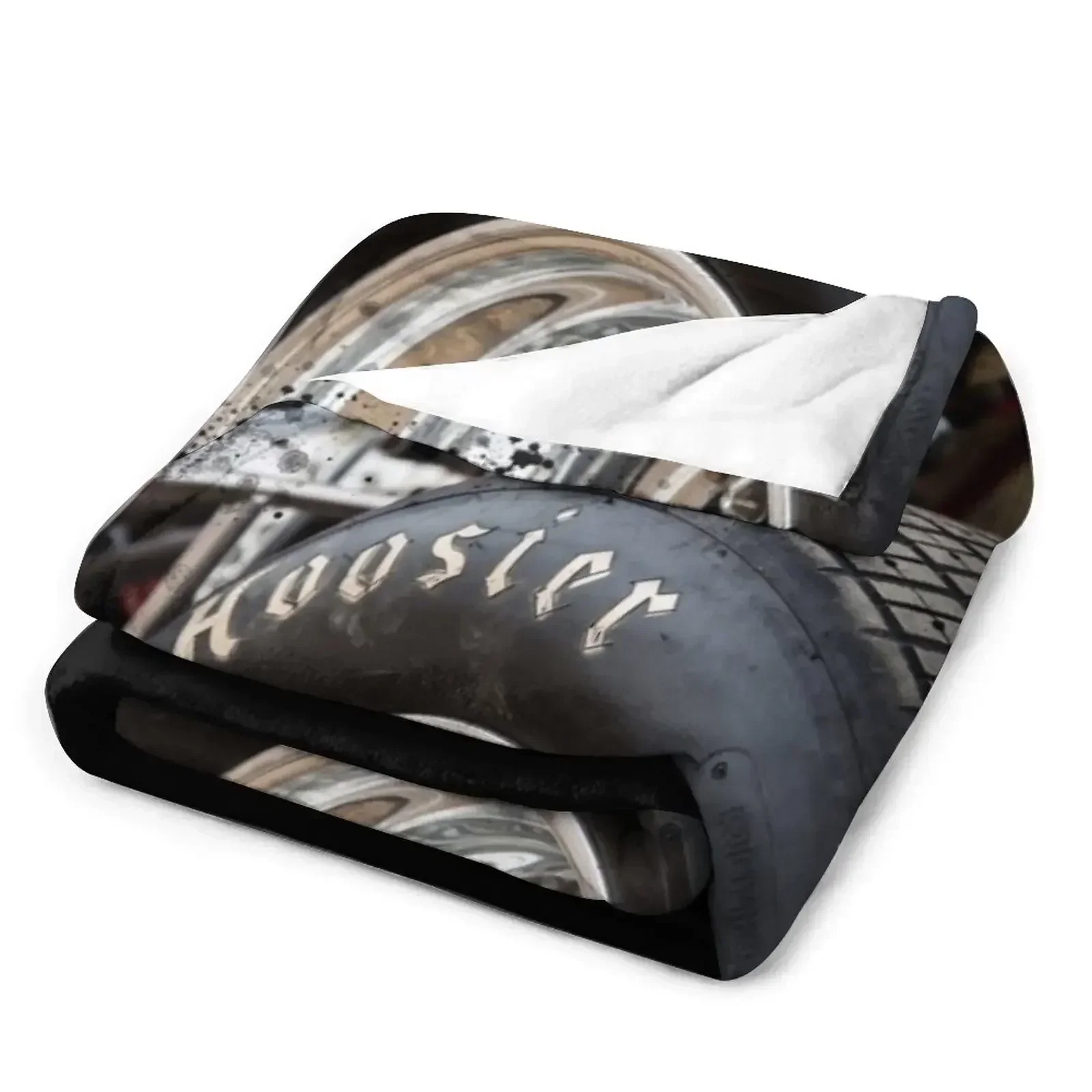 Автомобильная шина Hoosier Sprint на выставке. Одеяло Летнее постельное белье Одеяла