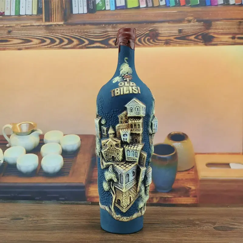 Грузинский глиняный горшок полусладкое красное вино украшенный керамикой