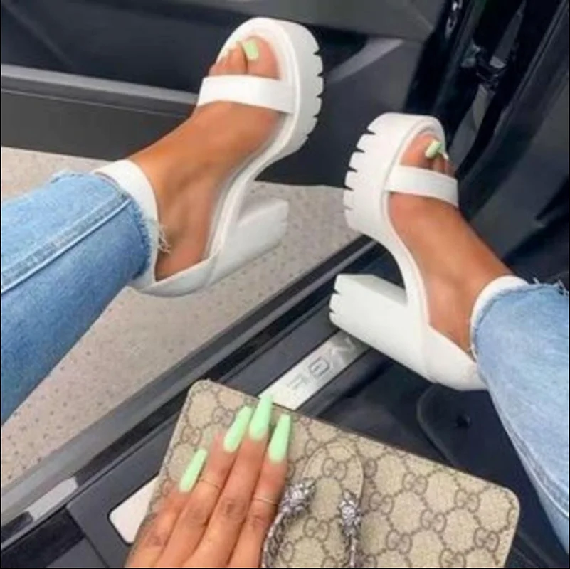 

2022 NEW Drop Shipping White Summer Sandal Shoes for Women Arrival Thick Heels Sandals Platform Casual Russian Shoes