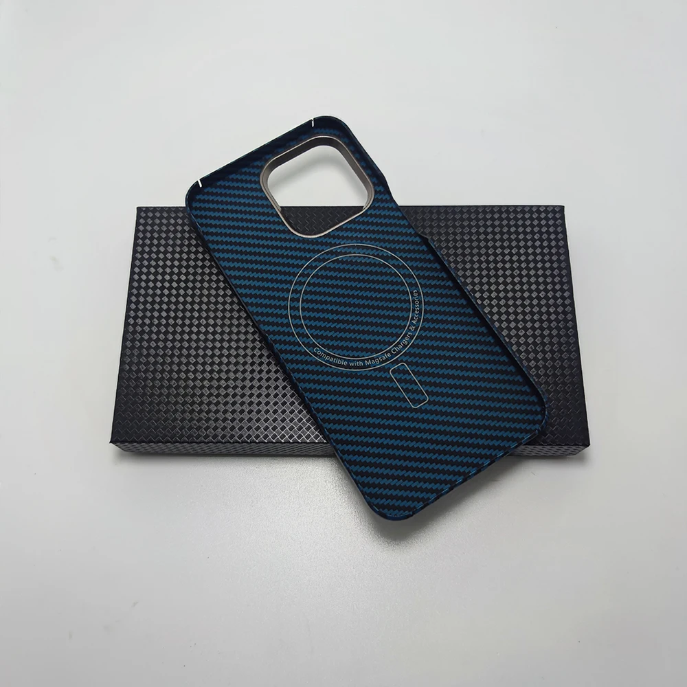 Чехол из углеродного волокна для iphone 15 pro max совместимый с magsafe ультратонкий