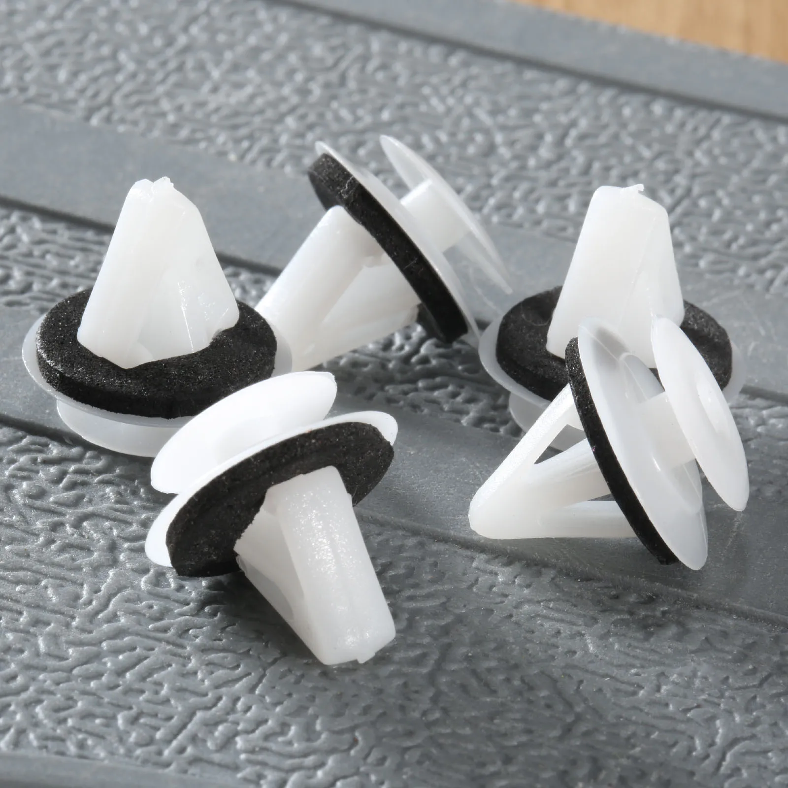 

50 шт. зажимы для бампера автомобиля подходят для Mazda заменяют G18K-51-SJ3 фиксатор обшивки двери автомобиля пластиковые заклепки для отверстия 11,5 мм