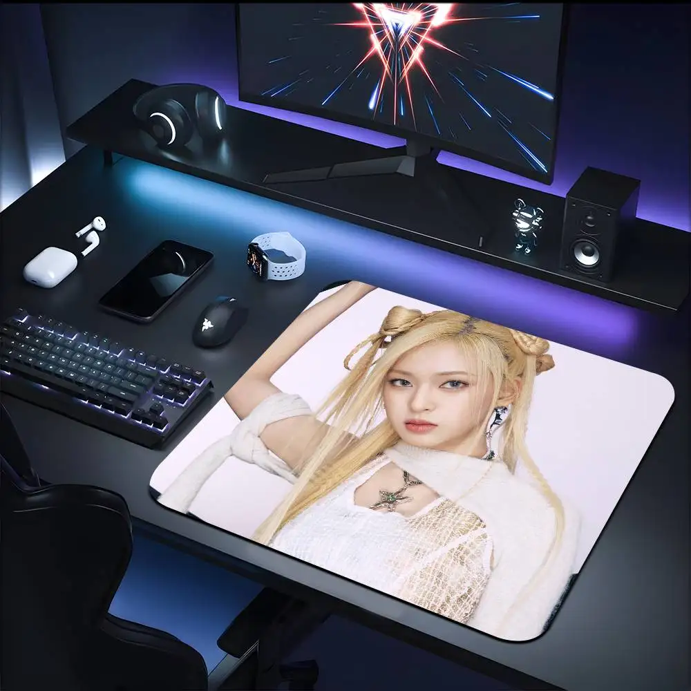 Коврик для мыши Kpop Girls Band BabyMonster, небольшой коврик для мыши с защитой от скольжения для геймеров, прямоугольный противоскользящий резиновый коврик для компьютерного стола (art.: 3920d7f43bc47) - 3920d7f43bc47