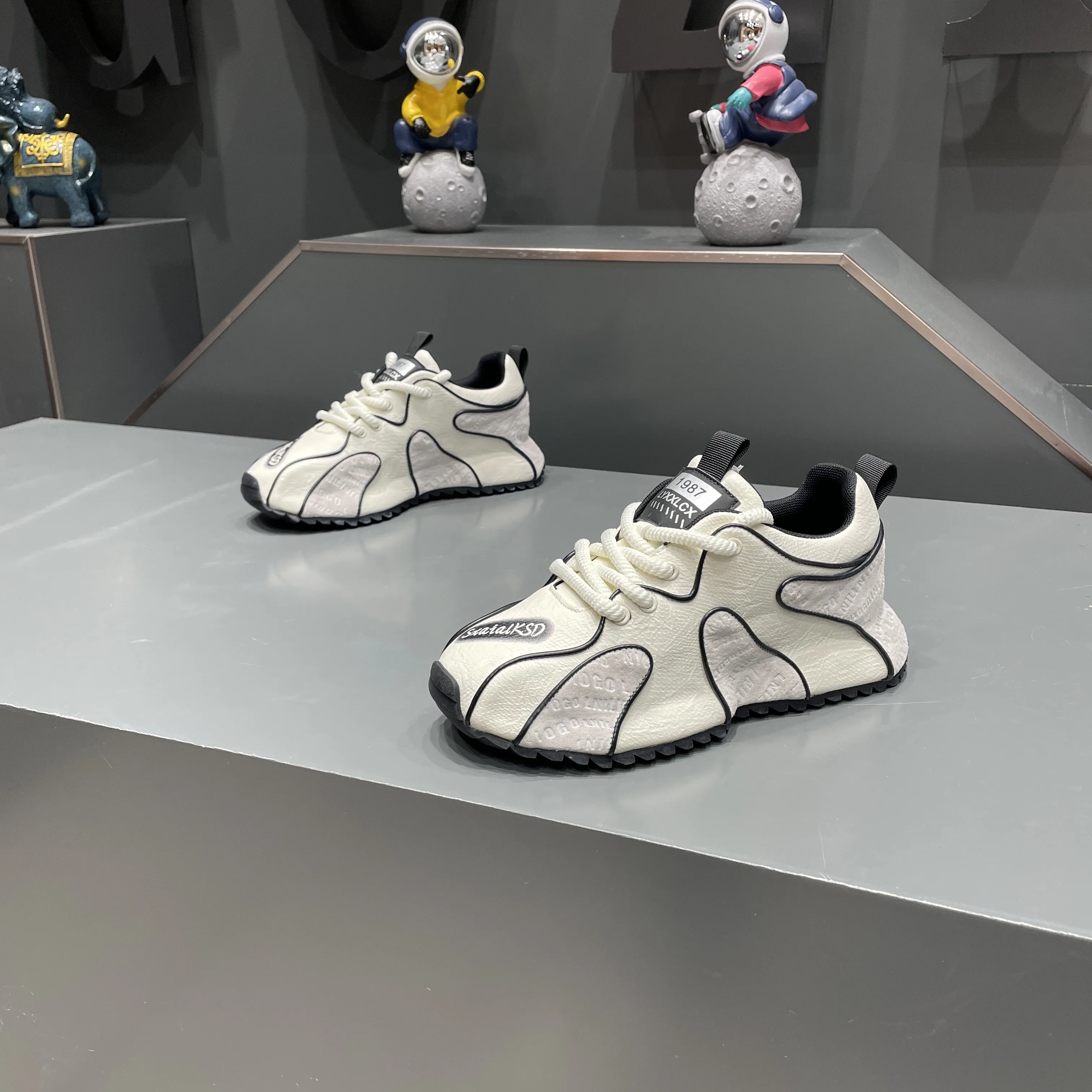 Модная мужская обувь на толстой подошве с цветными блоками увеличивающая рост 2024