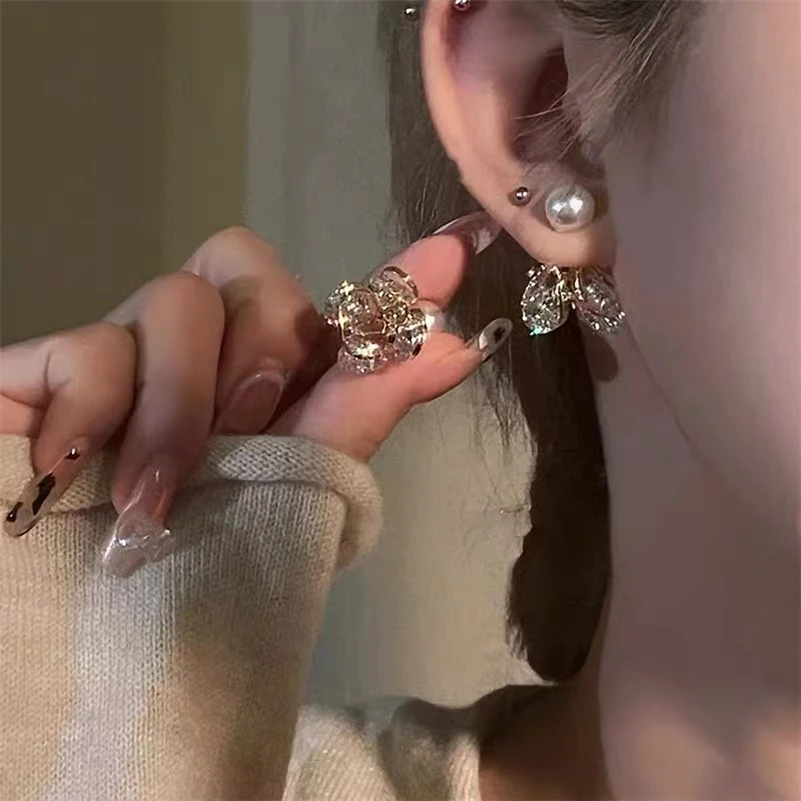 

New in Simplicity Personality Crystal Badminton Earrings Banquet Bride Ear Studs Pearl Simple Earrings for Women Best Sellers