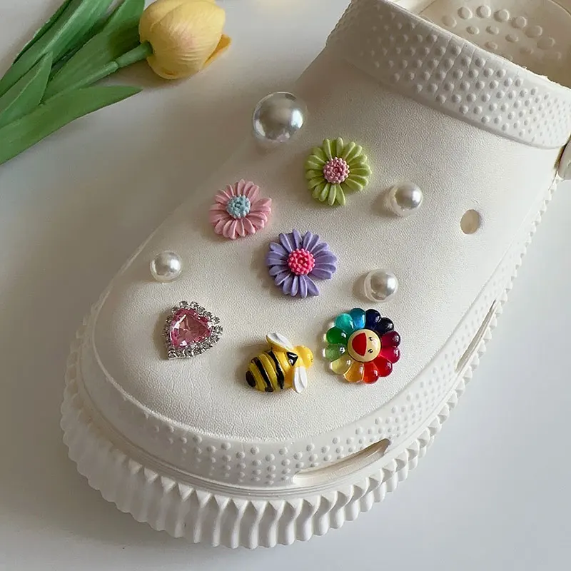 DIY Butterfly Bees Daisy Sunflowers Shoes Charms Pack Accessories Vintage Luxury Designer Bling Rhinestone Heart Shoes Jewelry