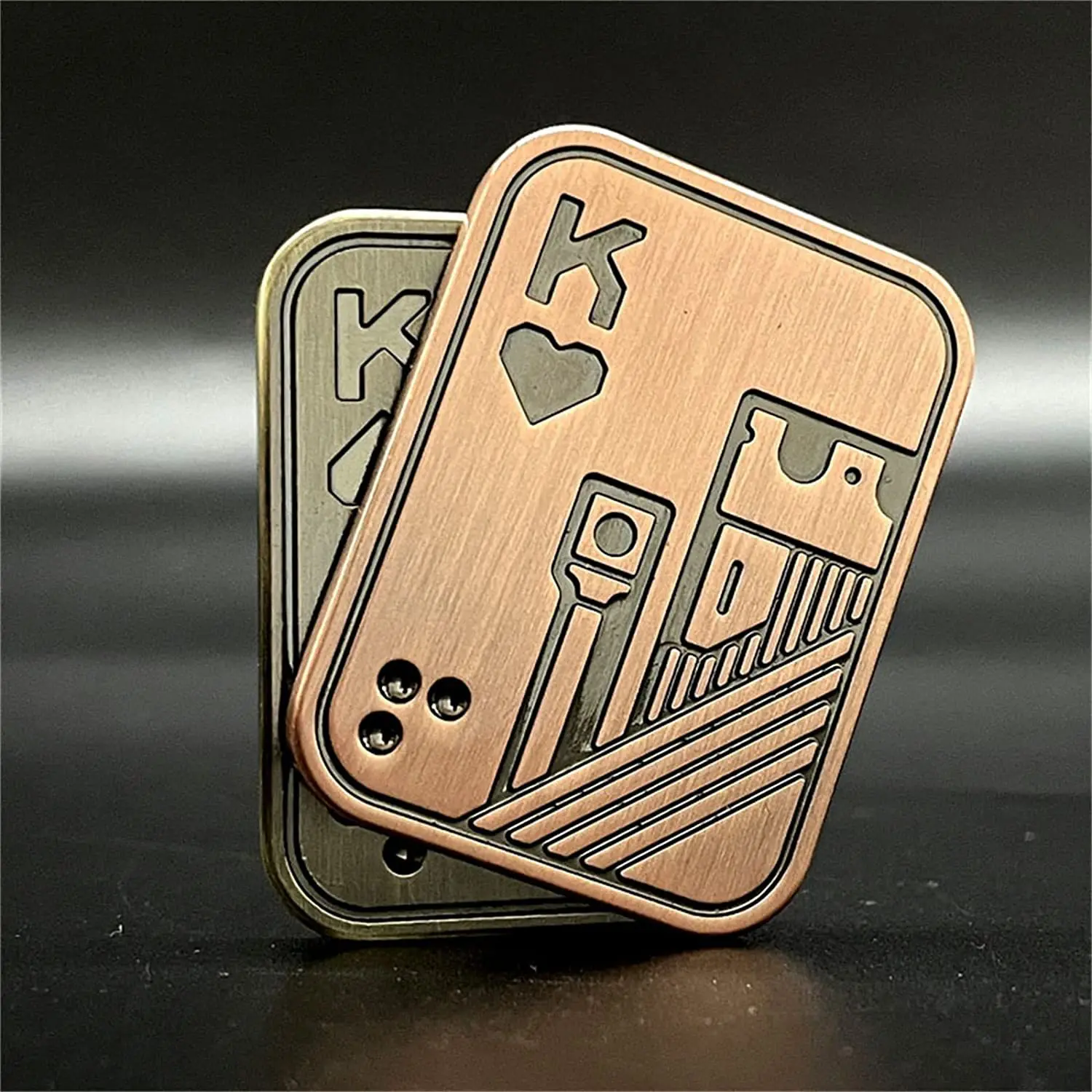 

New Aa Kk Metal Poker Push Card Toys Novelt Fidget Toys Spinning Top Decompression Toy Office Stress Relief Toy Gift
