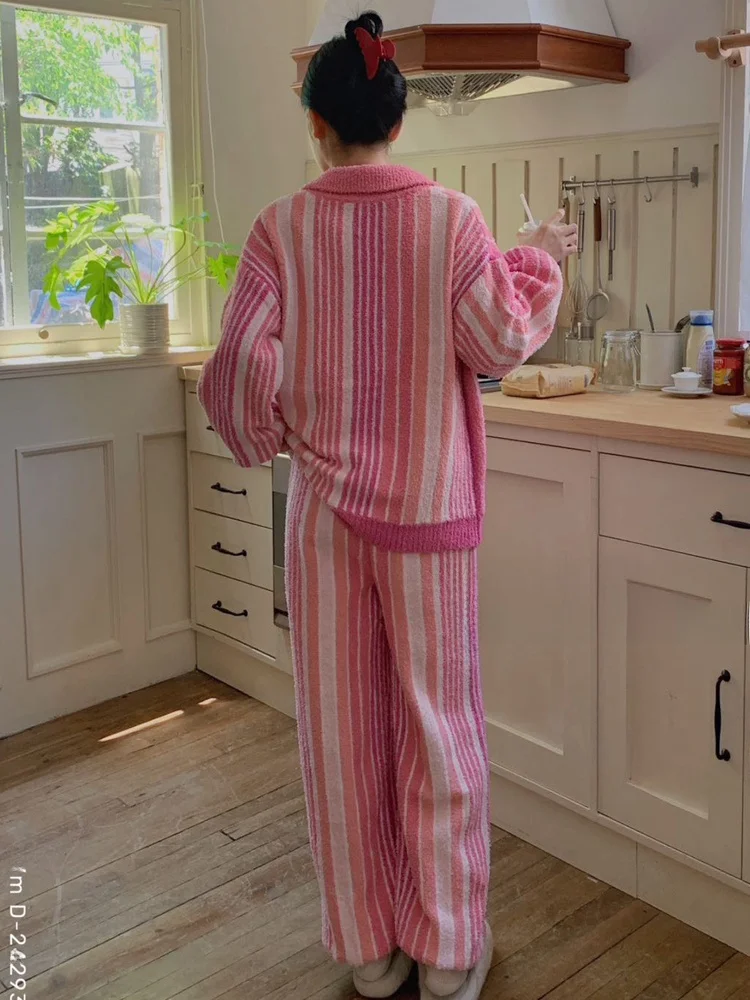 2024 Du Xiaozhai новые пижамы из кораллового флиса женские осенне-зимние полосатые