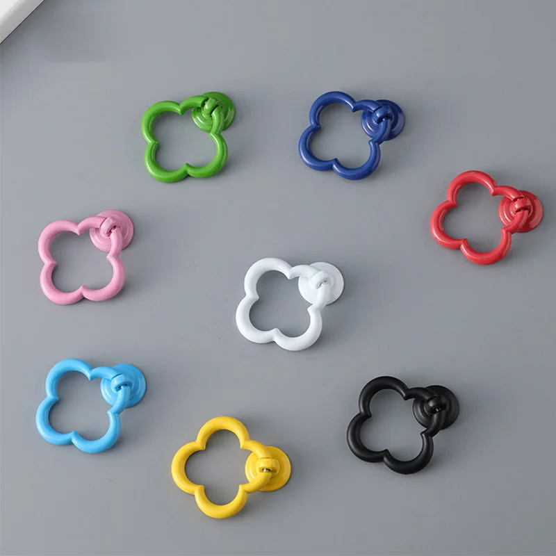 Ручка для двери шкафа в стиле ретро детской комнаты |