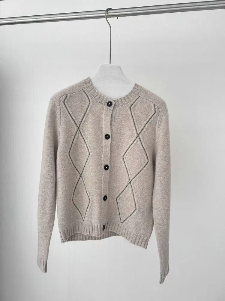 Осенний женский кардиган с ромбическим бисером B * C 100% шерсть однобортный