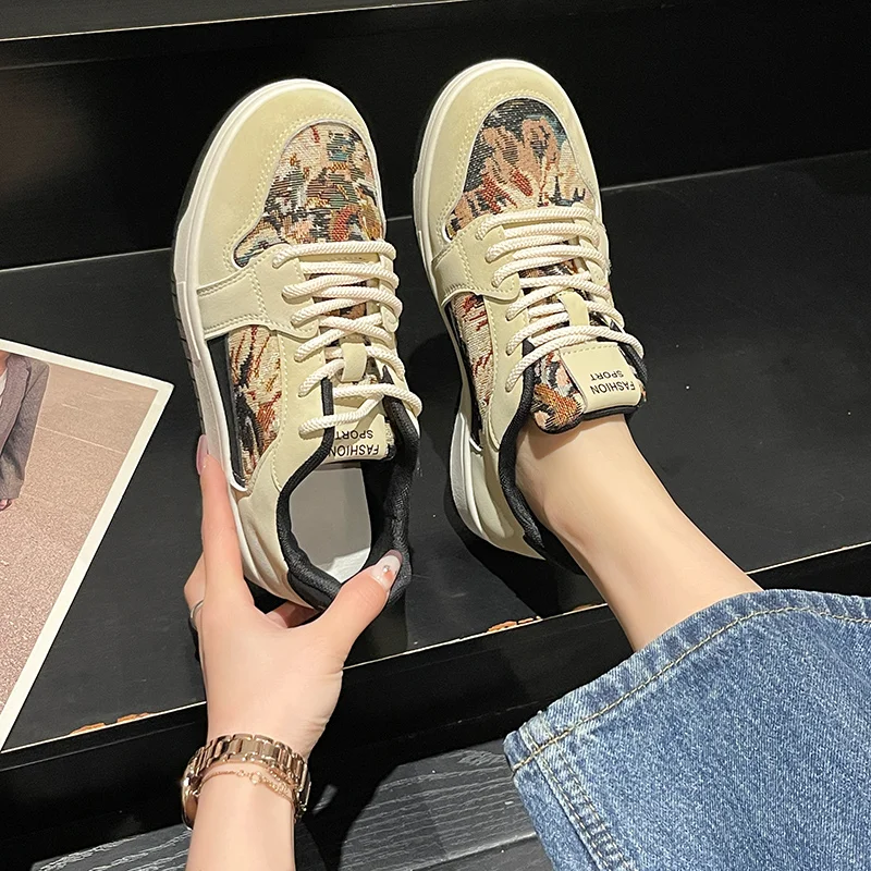 

Women's Sneakers 2023 Spring New Fashion Lace Up Women's Casual Sports Shoes Trend Ladies Running Shoes Plus Size Female Shoes