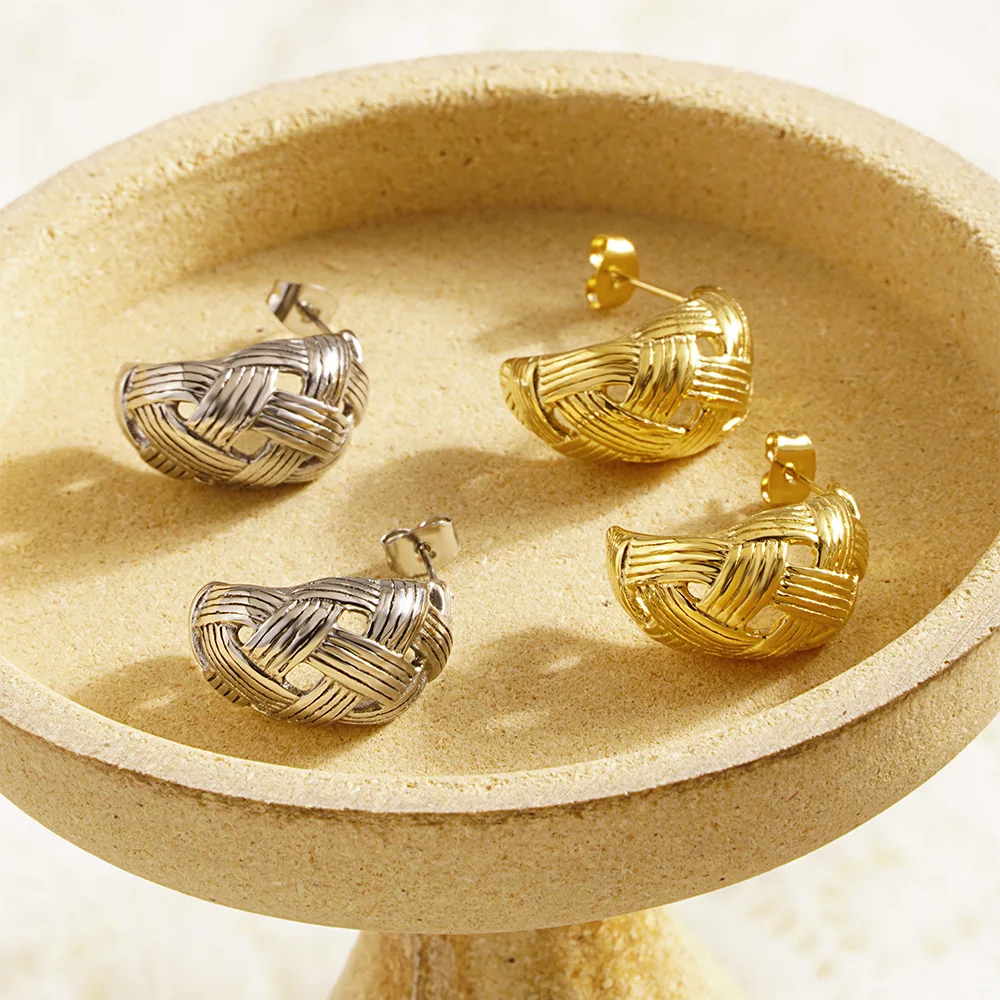 Женские массивные золотые серьги-гвоздики в форме капли воды модные