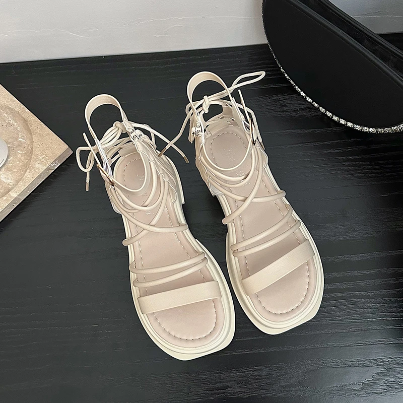 

Женские босоножки в римском стиле на платформе, летние повседневные босоножки на толстом каблуке, новинка 2023, трендовые дизайнерские босоножки