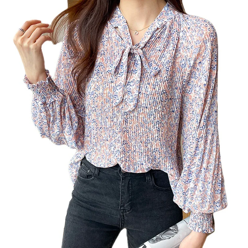 2023 Women's Spring and Summer New V-neck Lantern Sleeve Loose Slim Long Sleeve Top blouse