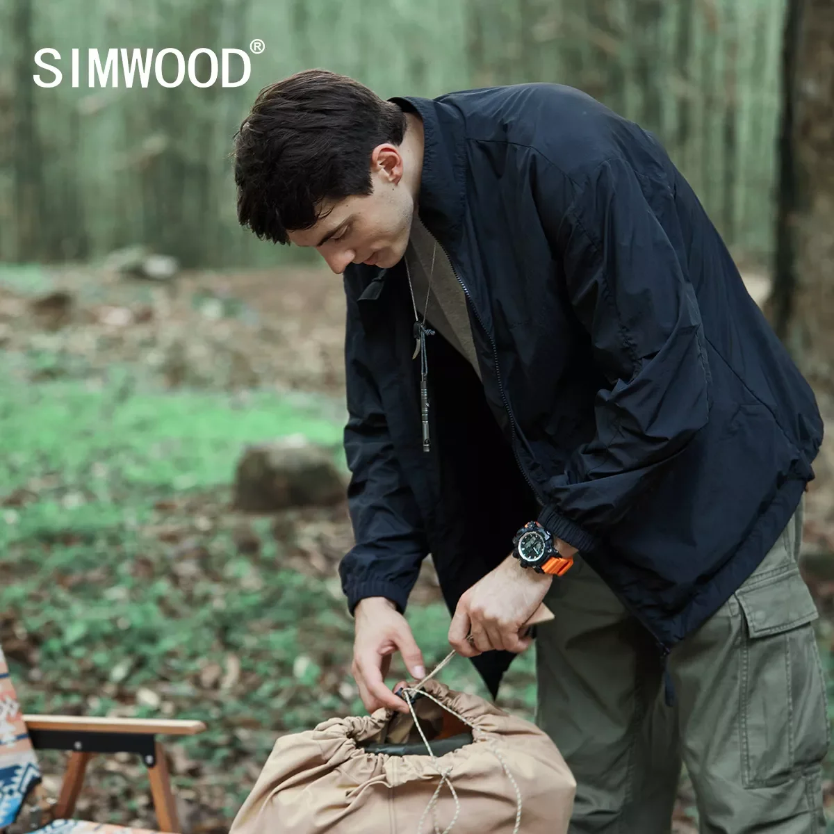 

NEW IN SIMWOOD 2022 Autumn New Light Water Resistant Jackets Men Thin Tactical Soft Shell Outdoor Loose Coats Windbreaker
