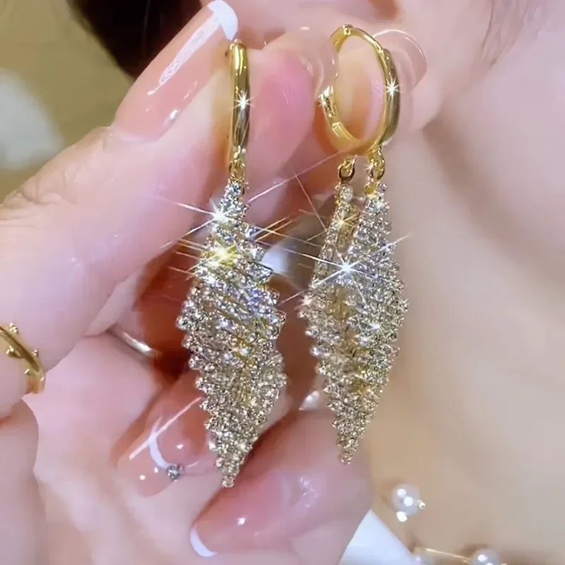 Золотые серьги-подвески Lost Crown