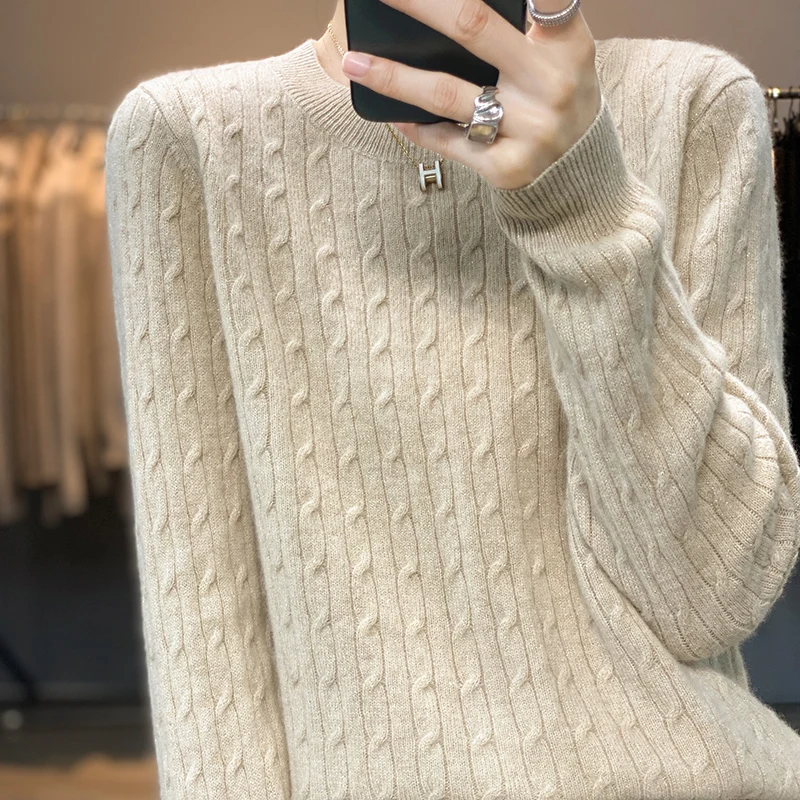 Новый кашемировый свитер с круглым вырезом и ярким шелковым свитером осенью