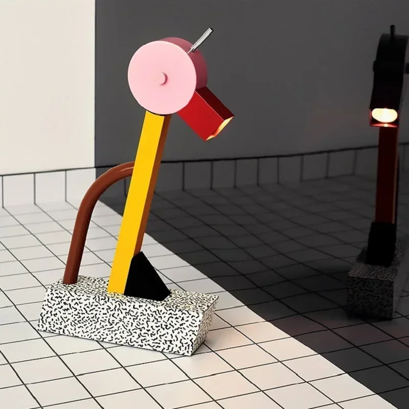 Lámpara de escritorio Neste LED Belgjos Animados Decoración Geométrica pato susu creatividad Art Airbnb minorrilla nordic