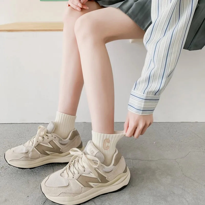 Simple High Quality Black White Gary Cotton Socks for Women 10 Pairs Casual Embroidered Letter Fashion Sports Cotton Girls Socks