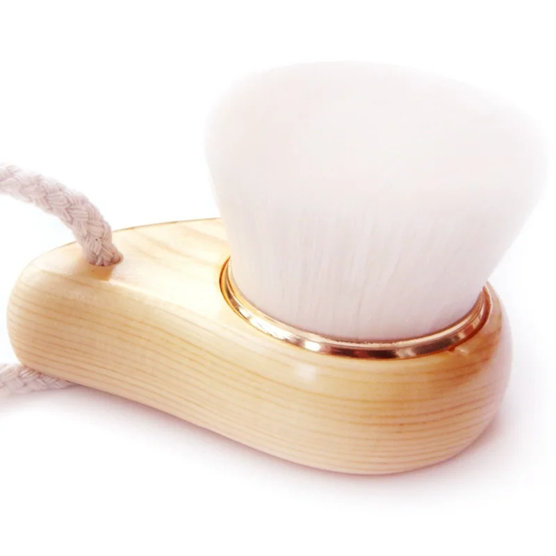 

Щетка для чистки лица с деревянной ручкой